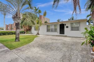 1124 NE 6th St, Hallandale Beach, FL 33009, - MLS#A11785234