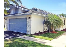 563 Lakeside Cir, Sunrise, FL 33326, Sold 06/20/25