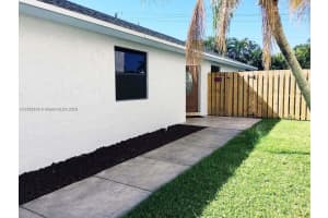 563 Lakeside Cir, Sunrise, FL 33326, Sold 06/20/25