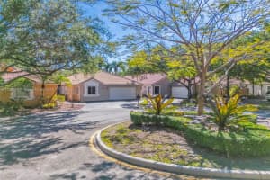 10156 NW 3rd Ct, Plantation, FL 33324, Sold 07/07/25
