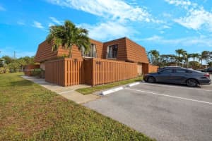 3900 County Line Rd 10c, Tequesta