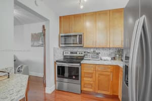 9370 Sunrise Lakes Blvd 105 Sunrise, FL 33322 - Off Market
