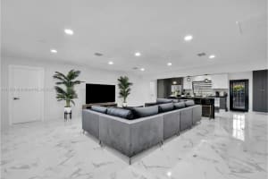 914 N 13th Ave, Hollywood, FL 33019, Sold 05/30/25