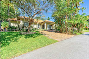 15720 SW 78th Ave, Palmetto Bay, FL 33157, Sold 07/11/25