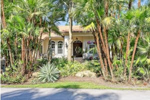 15720 SW 78th Ave, Palmetto Bay, FL 33157, Sold 07/11/25