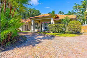 15720 SW 78th Ave, Palmetto Bay, FL 33157, Sold 07/11/25