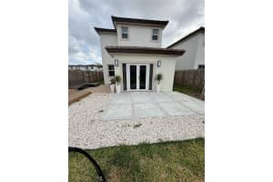 2453 Nw 131st Cir, Miami
