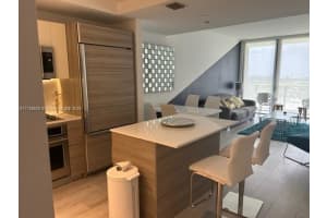121 Ne 34th St 1611, Miami