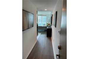 950 Brickell Bay Dr 2907, Miami