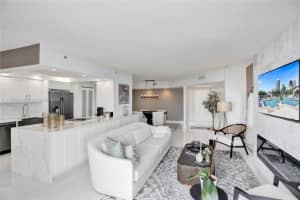 2000 Island Blvd 2008, Aventura