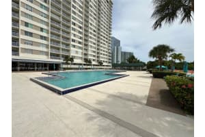 300 Bayview Dr 315, Sunny Isles Beach