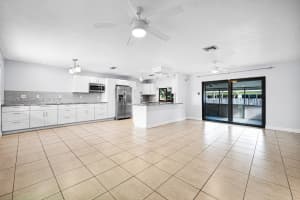 8451 NW 10th St, Pembroke Pines, FL 33024 - MLS#A11785790