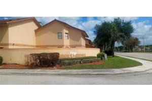 11282 Sw 9th Ct, Pembroke Pines