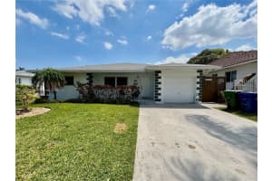 806 Ne 4th St, Hallandale Beach