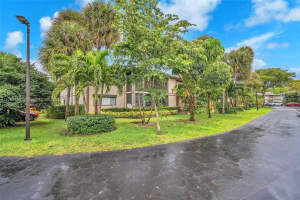771 NE 199th St APT 205, Miami, FL 33179, Sold 06/06/25