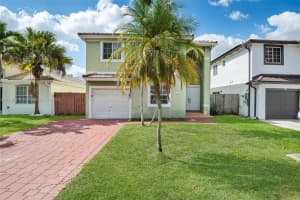 16122 Sw 104th Ter, Miami