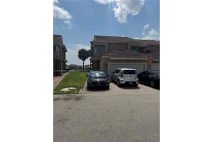 8270 Nw 191st Ln 13l, Hialeah