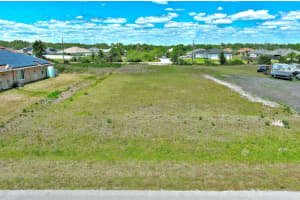 548 Windermere Dr Lehigh Acres, FL 33972 - MLS#A11786439