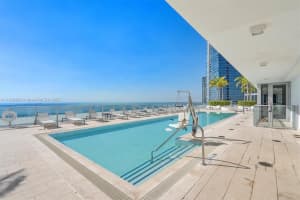 1300 Brickell Bay Dr 2402, Miami