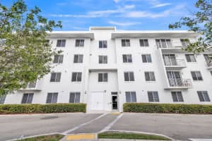2651 Ne 212th Ter 305, Miami