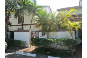 323 Ives Dairy Rd 323-05 Miami, FL 33179 - MLS#A11786638