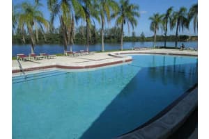 323 Ives Dairy Rd 323-05 Miami, FL 33179 - MLS#A11786638