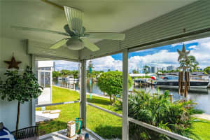 455 Paradise Isle Blvd 106, Hallandale Beach