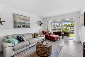 455 Paradise Isle Blvd 106 Hallandale Beach, FL 33009 - MLS#A11786749