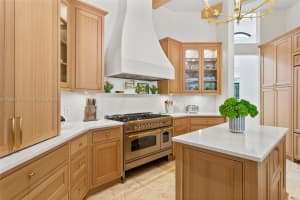 6821 SW 104th St, Pinecrest, FL 33156, Sold 08/01/25