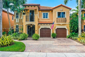 15471 SW 30th St, Miami, FL 33185, Sold 08/22/25