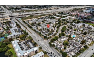 8635 Nw 8th St 101, Miami