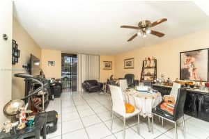 8635 Nw 8th St 101 Miami, FL 33126 - MLS#A11786948