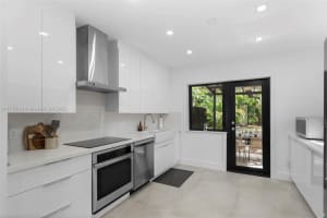 829 Sw 4th Ct, Fort Lauderdale