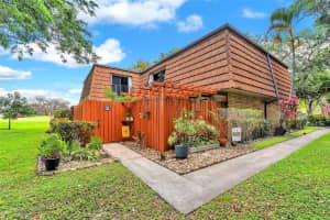 9153 SW 23rd St, Davie, FL 33324, Sold 07/09/25
