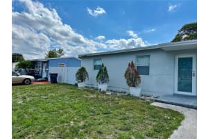 800 N 69th Ave, Hollywood, FL 33024 - MLS#A11787335