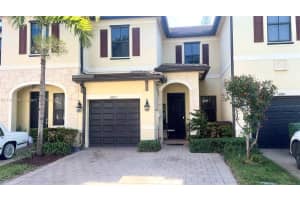 10315 W 32nd Ln, Hialeah