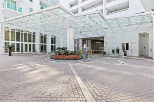 31 SE 5th St, Miami, FL 33131, Sold 08/06/25