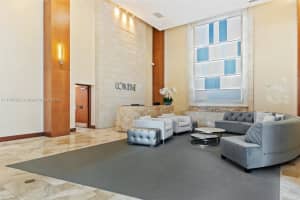 31 SE 5th St, Miami, FL 33131, Sold 08/06/25
