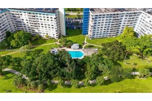 4200 Hillcrest Dr 1017, Hollywood
