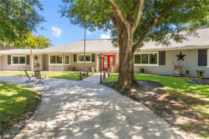 886 44th Ct, Vero Beach, FL 32966, Sold 05/27/25