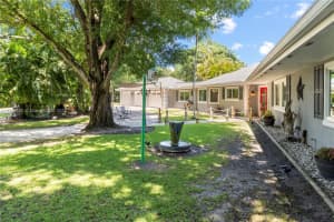886 44th Ct, Vero Beach, FL 32966, Sold 05/27/25