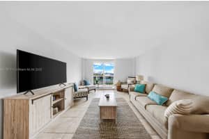 7928 West Dr, North Bay Village, FL 33141, Sold 06/12/25