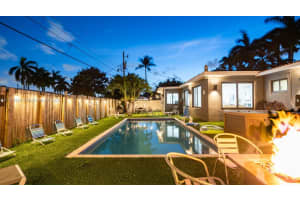 1024 Ne 4th St, Hallandale Beach