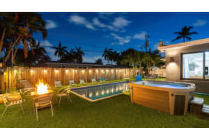 1024 NE 4th St, Hallandale Beach, FL 33009, - MLS#A11787806