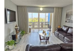 4001 Hillcrest Dr, Hollywood, FL 33021, Sold 06/17/25