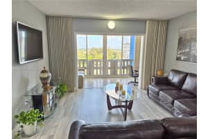 4001 Hillcrest Dr, Hollywood, FL 33021, Sold 06/17/25