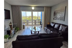 4001 Hillcrest Dr, Hollywood, FL 33021, Sold 06/17/25