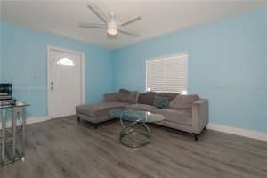 1027 Ne 33rd St Oakland Park, FL 33334 - MLS#A11788009