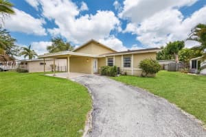 702 Sw 79th Ave North Lauderdale, FL 33068 - MLS#A11788052