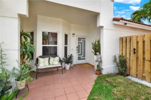 5566 Nw 102nd Pl Doral, FL 33178 - MLS#A11788072